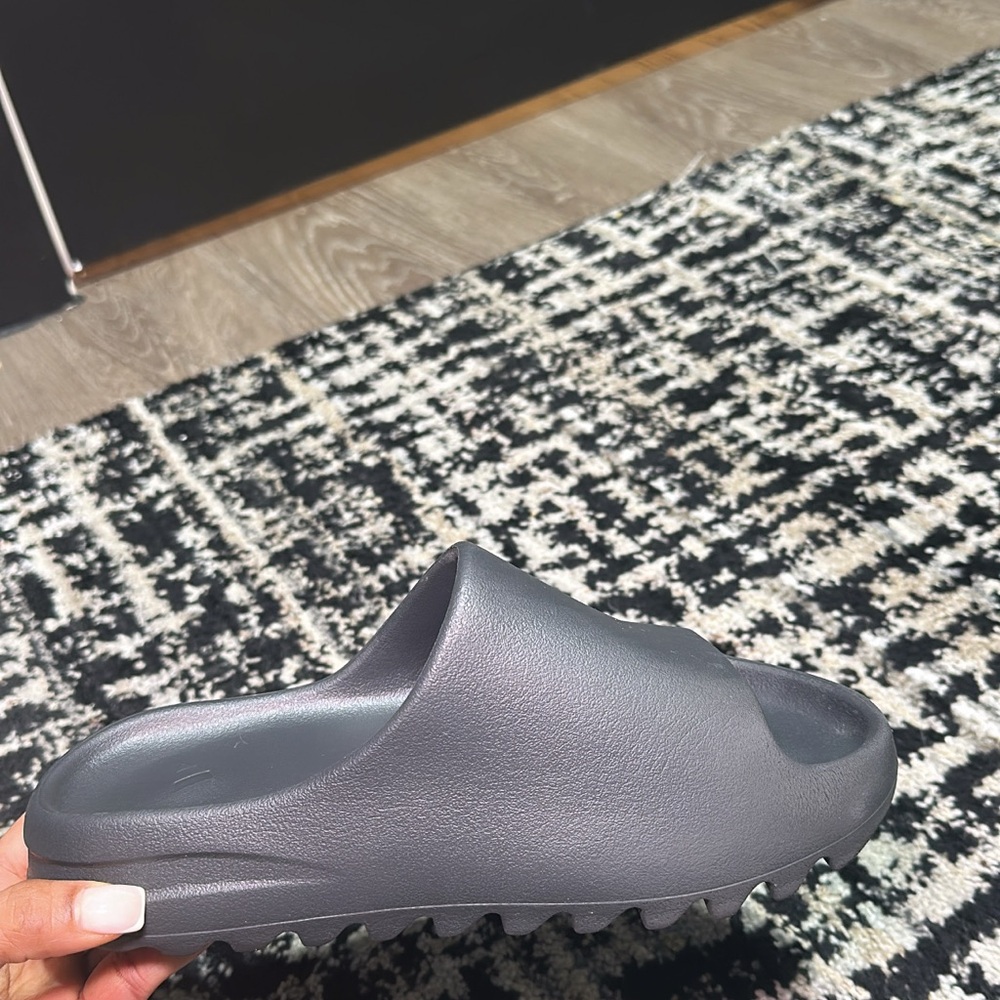 Adidas Yeezy Gray slides